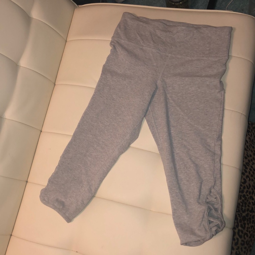 Forever 21 grey cropped leggings